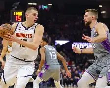 约基奇策应能力突出(约基奇运动能力)